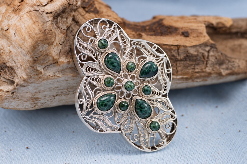 Filigree brooch